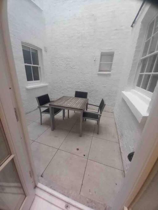 דירות לונדון Lovely Flat In Baker Street מראה חיצוני תמונה